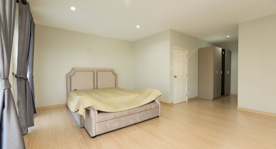 For sale 4 bedrooms house in Saraphi, Chiang Mai