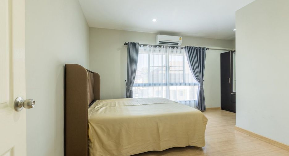 For sale 4 bedrooms house in Saraphi, Chiang Mai
