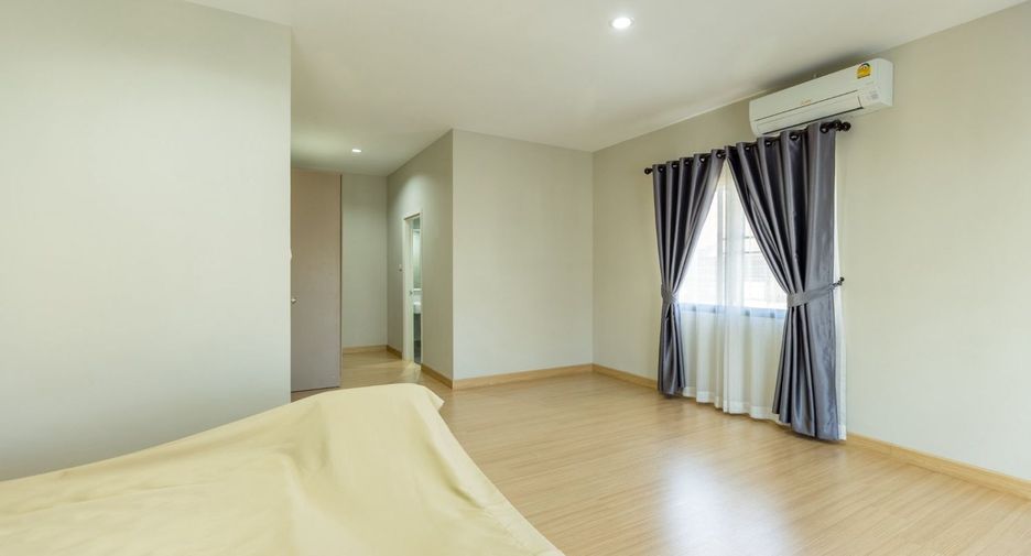 For sale 4 bedrooms house in Saraphi, Chiang Mai