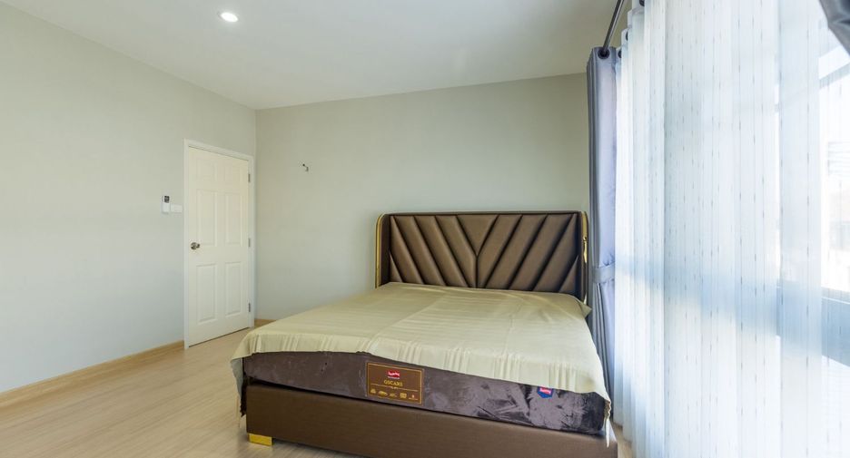 For sale 4 bedrooms house in Saraphi, Chiang Mai