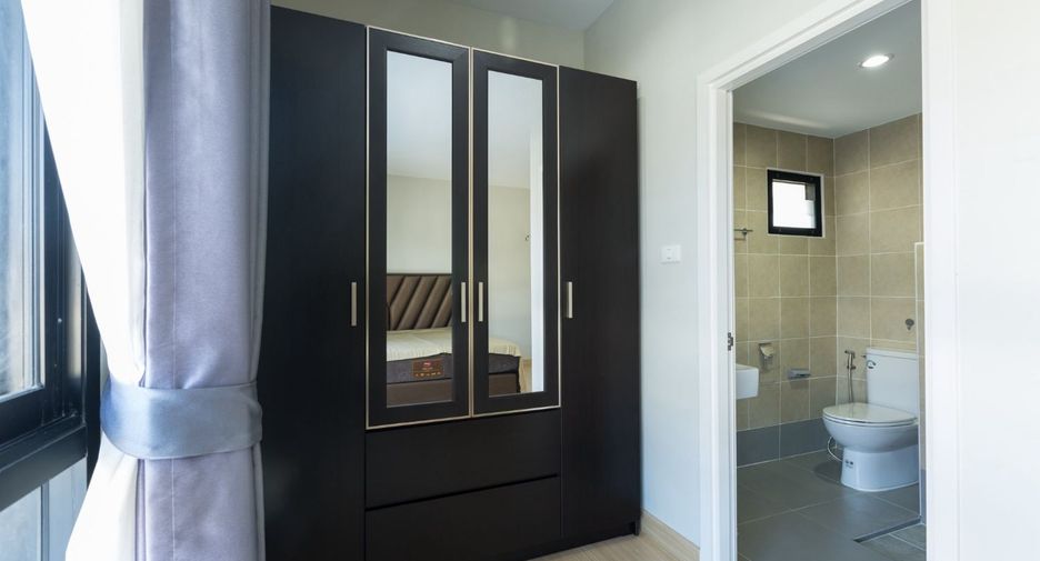 For sale 4 bedrooms house in Saraphi, Chiang Mai