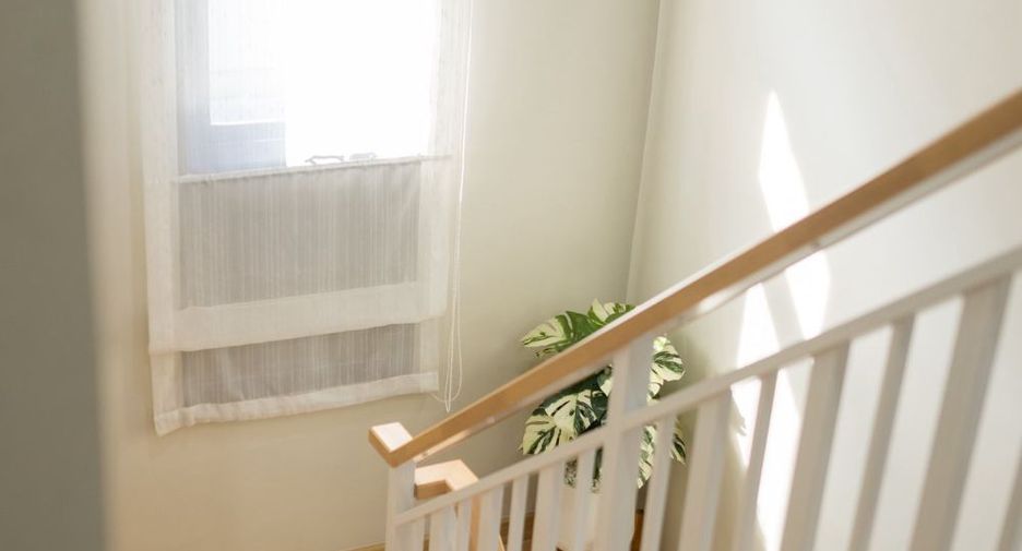 For sale 4 bedrooms house in Saraphi, Chiang Mai