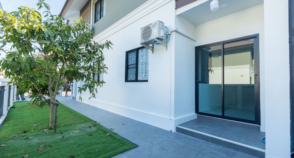 For sale 4 bedrooms house in Saraphi, Chiang Mai