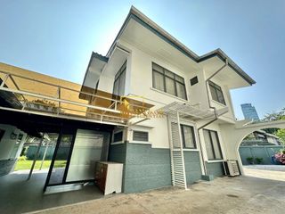 Haus zur Miete mit 3 Zimmer in Watthana, Bangkok
