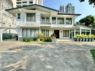 Haus zur Miete mit 3 Zimmer in Watthana, Bangkok
