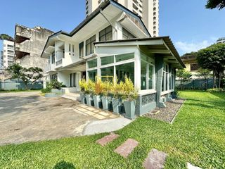 Haus zur Miete mit 3 Zimmer in Watthana, Bangkok