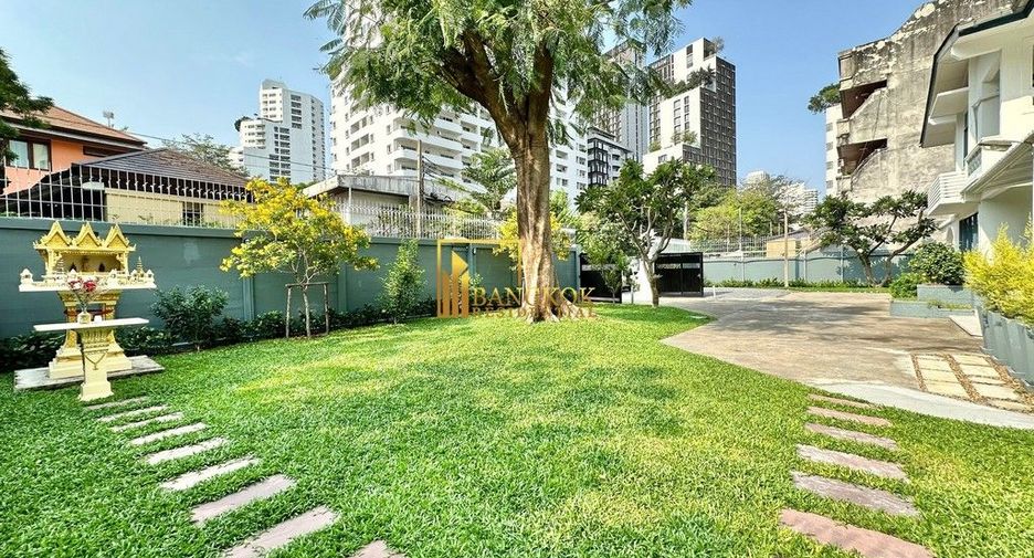 Haus zur Miete mit 3 Zimmer in Watthana, Bangkok