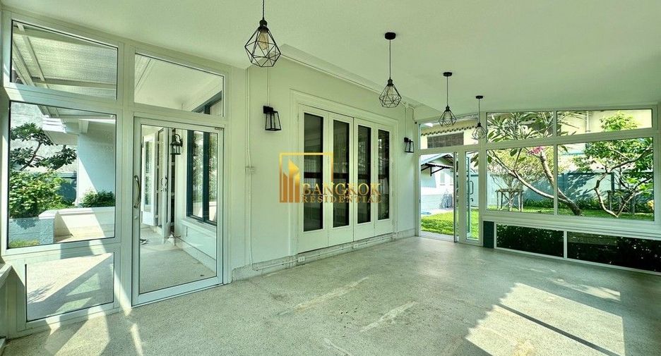 Haus zur Miete mit 3 Zimmer in Watthana, Bangkok