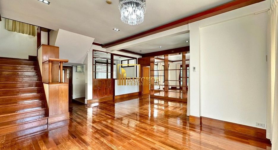 Haus zur Miete mit 3 Zimmer in Watthana, Bangkok