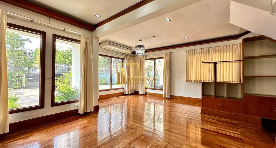 Haus zur Miete mit 3 Zimmer in Watthana, Bangkok