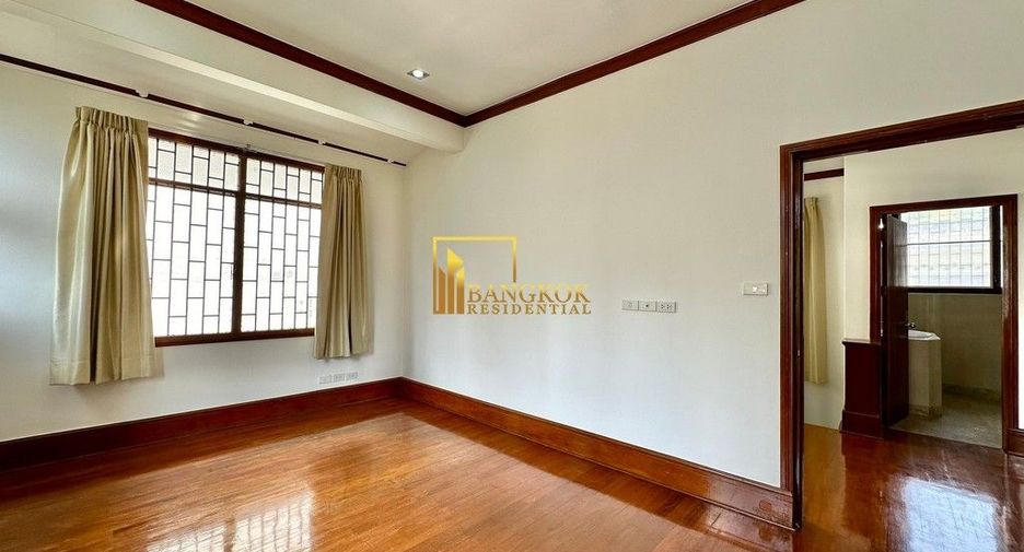 Haus zur Miete mit 3 Zimmer in Watthana, Bangkok