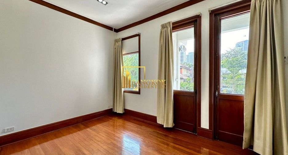 Haus zur Miete mit 3 Zimmer in Watthana, Bangkok