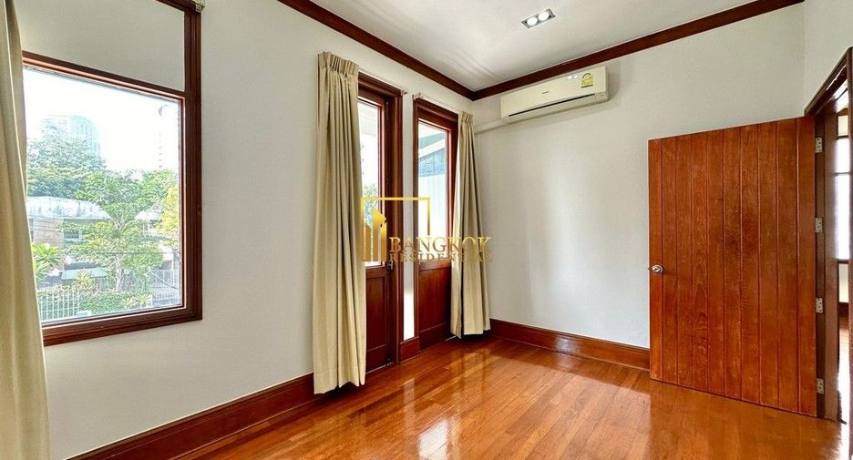 Haus zur Miete mit 3 Zimmer in Watthana, Bangkok