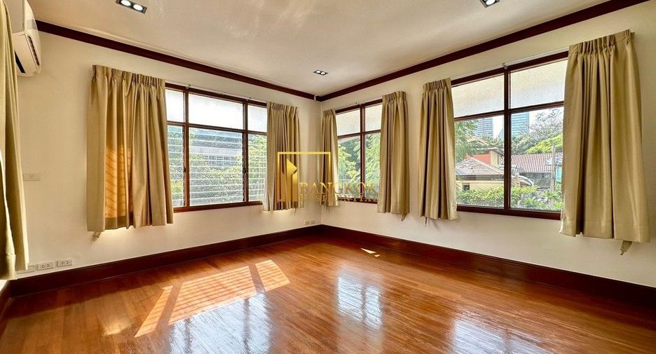 Haus zur Miete mit 3 Zimmer in Watthana, Bangkok
