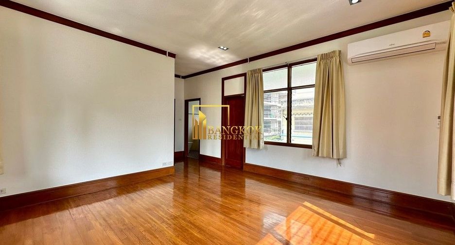 Haus zur Miete mit 3 Zimmer in Watthana, Bangkok