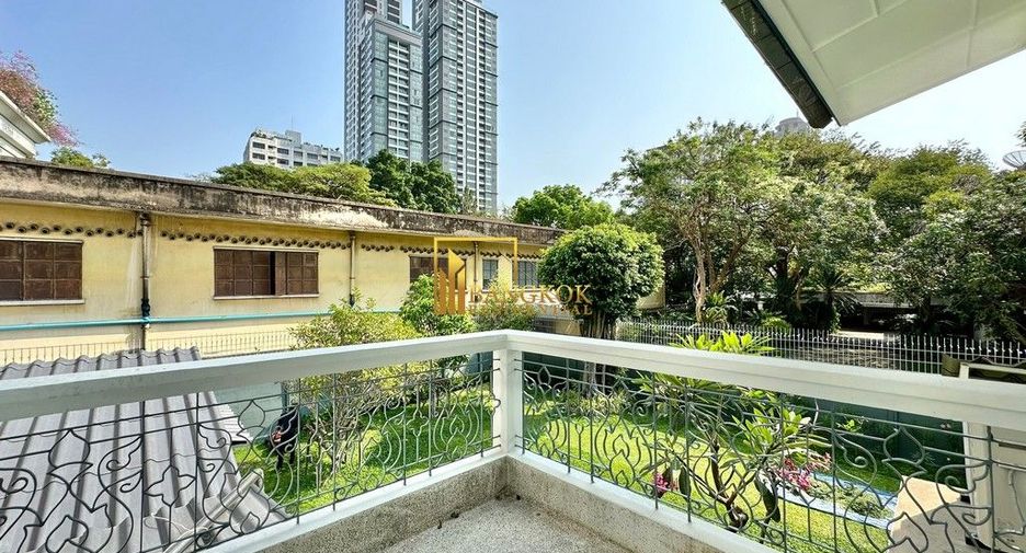 Haus zur Miete mit 3 Zimmer in Watthana, Bangkok