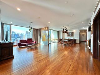 For rent 3 bedrooms condo in Pathum Wan, Bangkok