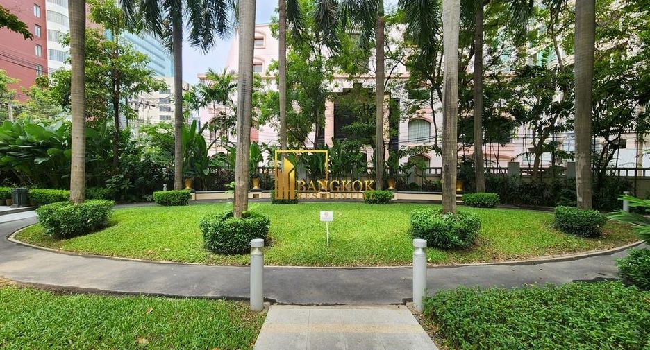 For rent 3 bedrooms condo in Pathum Wan, Bangkok