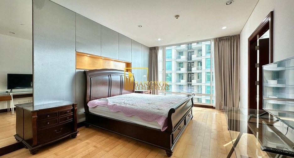 For rent 3 bedrooms condo in Pathum Wan, Bangkok