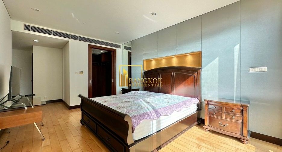 For rent 3 bedrooms condo in Pathum Wan, Bangkok