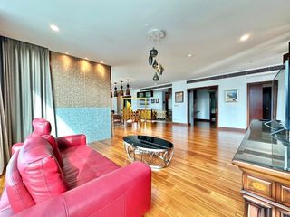 For rent 3 bedrooms condo in Pathum Wan, Bangkok