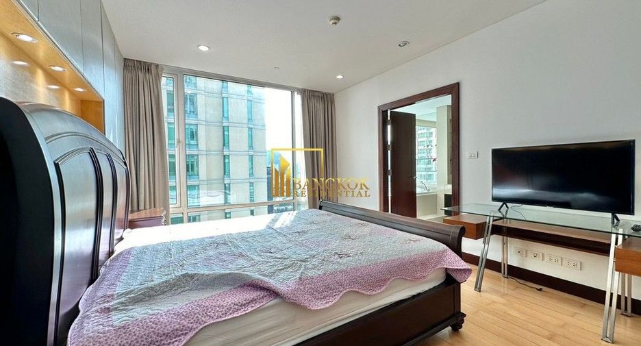 For rent 3 bedrooms condo in Pathum Wan, Bangkok