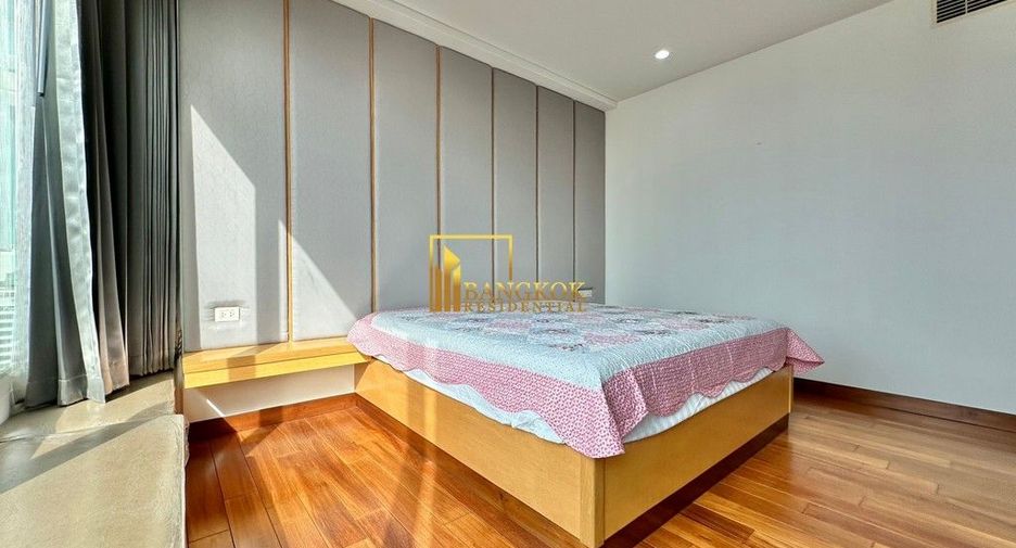 For rent 3 bedrooms condo in Pathum Wan, Bangkok