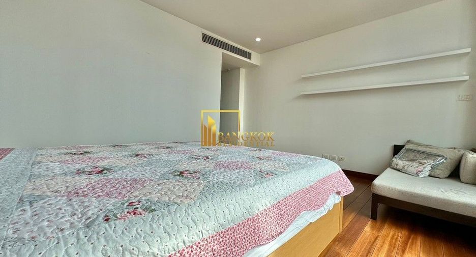 For rent 3 bedrooms condo in Pathum Wan, Bangkok