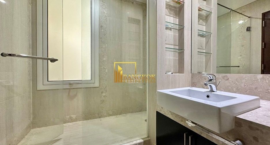 For rent 3 bedrooms condo in Pathum Wan, Bangkok