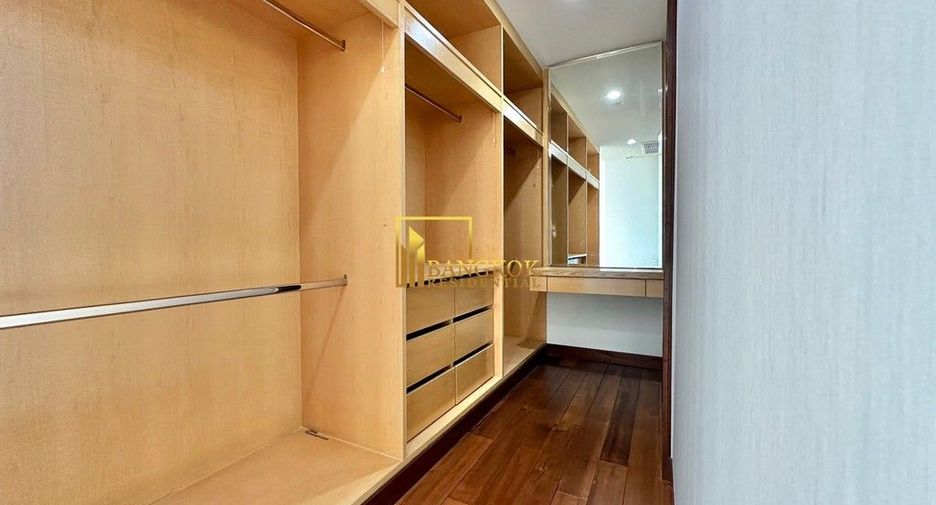 For rent 3 bedrooms condo in Pathum Wan, Bangkok