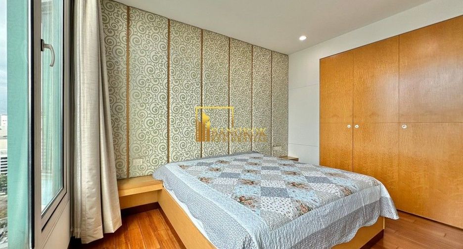 For rent 3 bedrooms condo in Pathum Wan, Bangkok