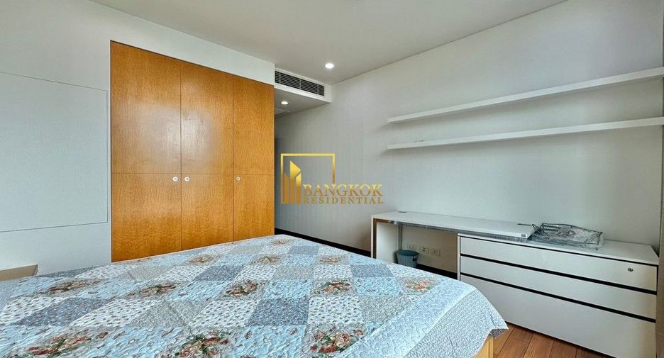 For rent 3 bedrooms condo in Pathum Wan, Bangkok