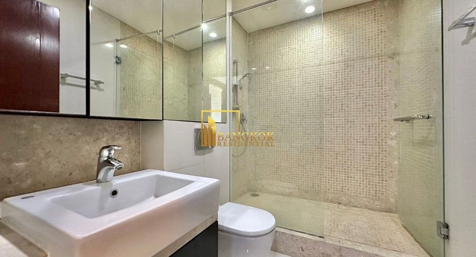 For rent 3 bedrooms condo in Pathum Wan, Bangkok