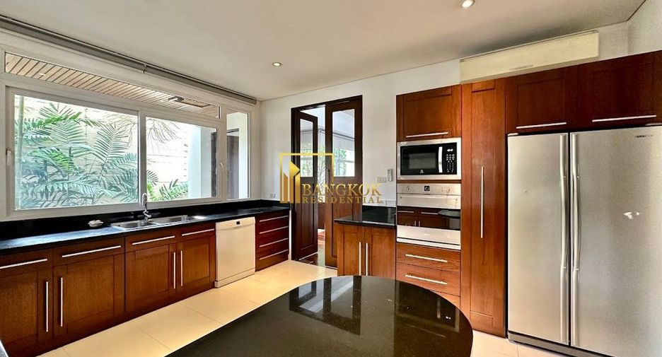 À louer 4 chambres villa à Watthana, Bangkok