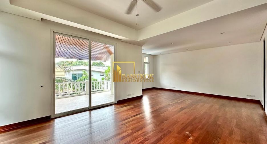 À louer 4 chambres villa à Watthana, Bangkok