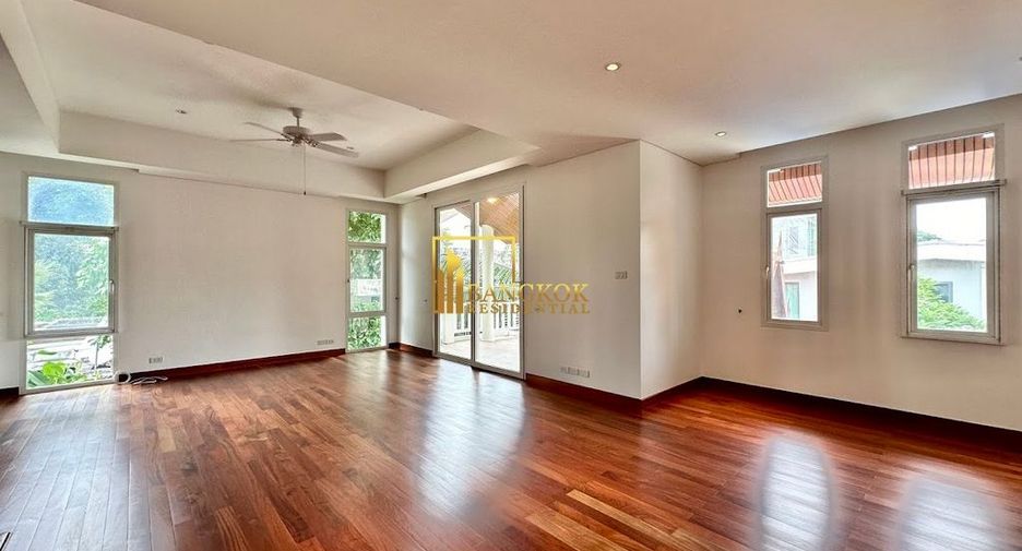 À louer 4 chambres villa à Watthana, Bangkok