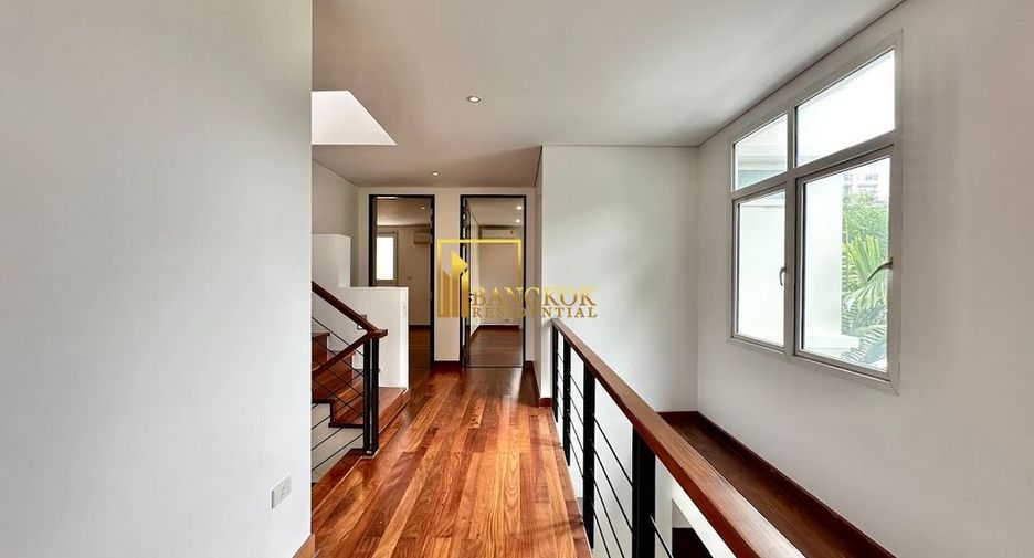 À louer 4 chambres villa à Watthana, Bangkok
