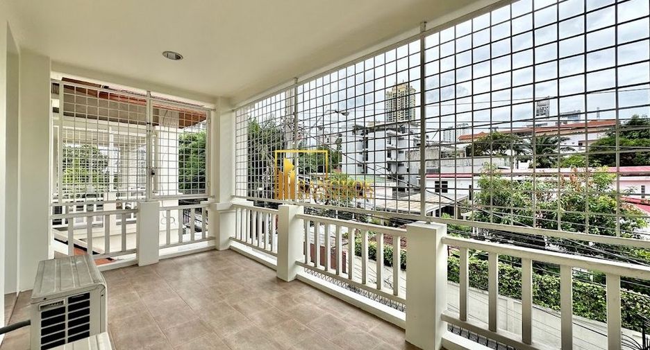 À louer 4 chambres villa à Watthana, Bangkok