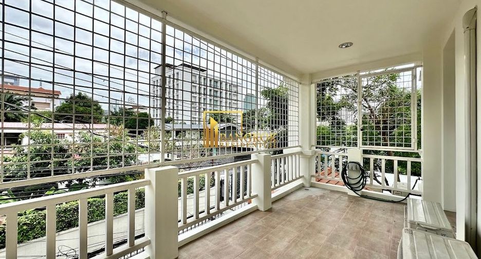 À louer 4 chambres villa à Watthana, Bangkok