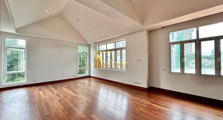 À louer 4 chambres villa à Watthana, Bangkok