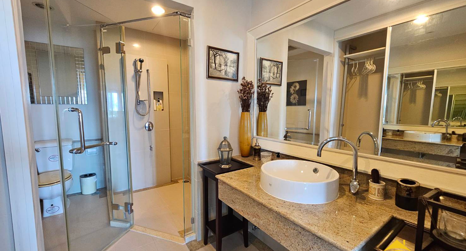 For rent 2 bedrooms condo in Sattahip, Chonburi