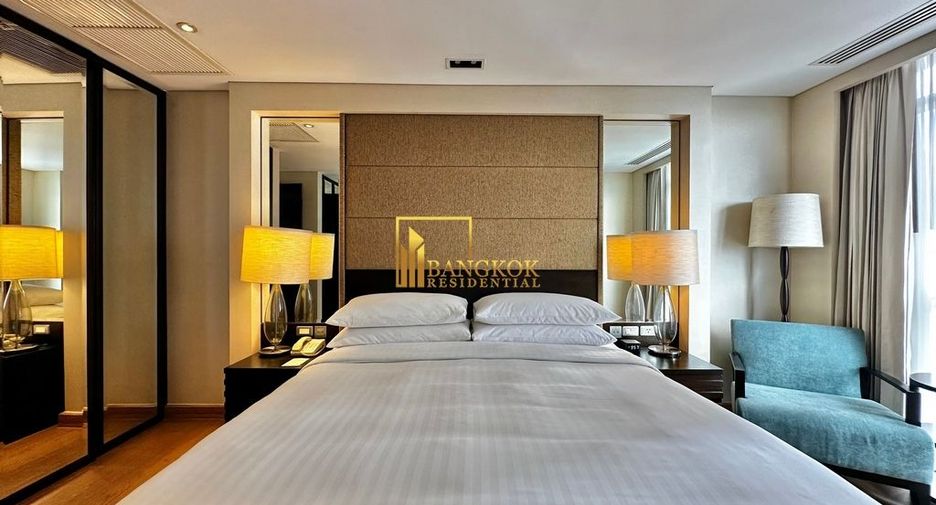 À louer 3 chambres appartement avec services à Sathon, Bangkok