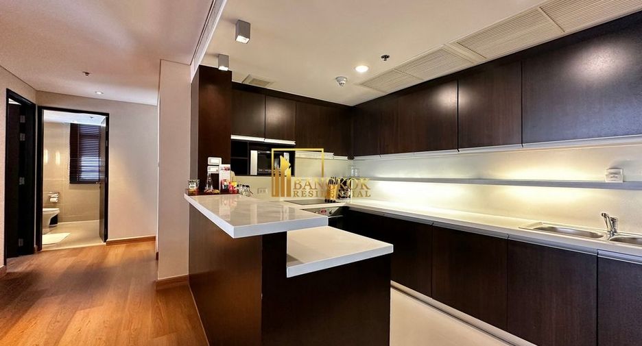 À louer 3 chambres appartement avec services à Sathon, Bangkok