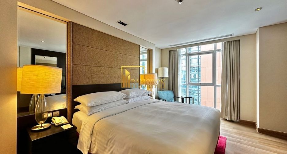 À louer 3 chambres appartement avec services à Sathon, Bangkok