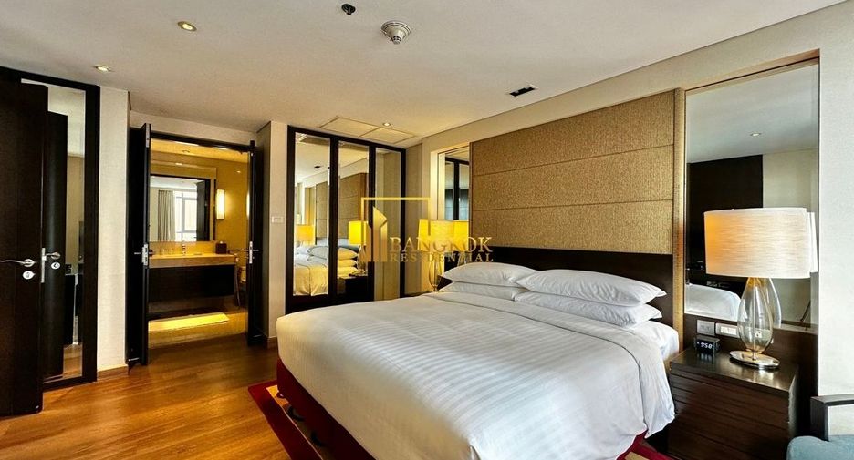 À louer 3 chambres appartement avec services à Sathon, Bangkok