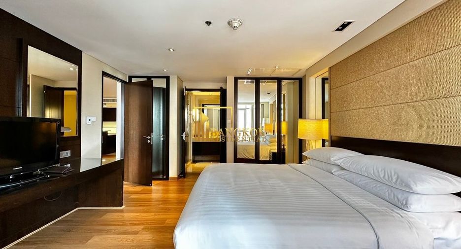 À louer 3 chambres appartement avec services à Sathon, Bangkok