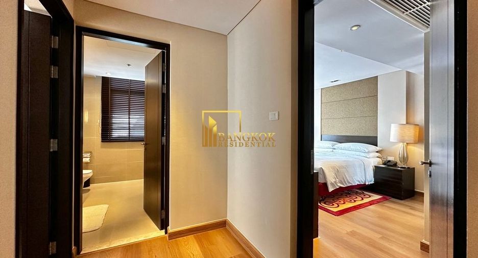 À louer 3 chambres appartement avec services à Sathon, Bangkok