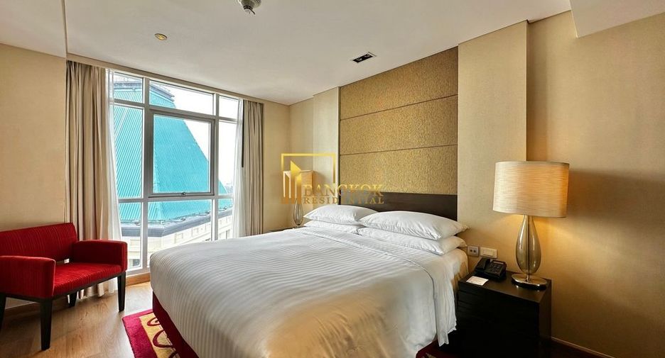 À louer 3 chambres appartement avec services à Sathon, Bangkok