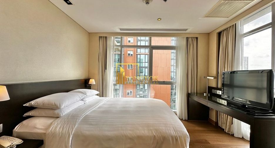 À louer 3 chambres appartement avec services à Sathon, Bangkok
