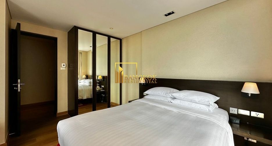 À louer 3 chambres appartement avec services à Sathon, Bangkok